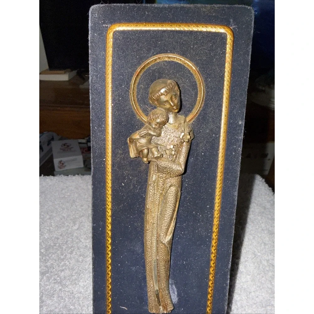 Vintage Mother Mary Baby Jesus Brace On Velvet Wall Art Catholic Pre Owned
